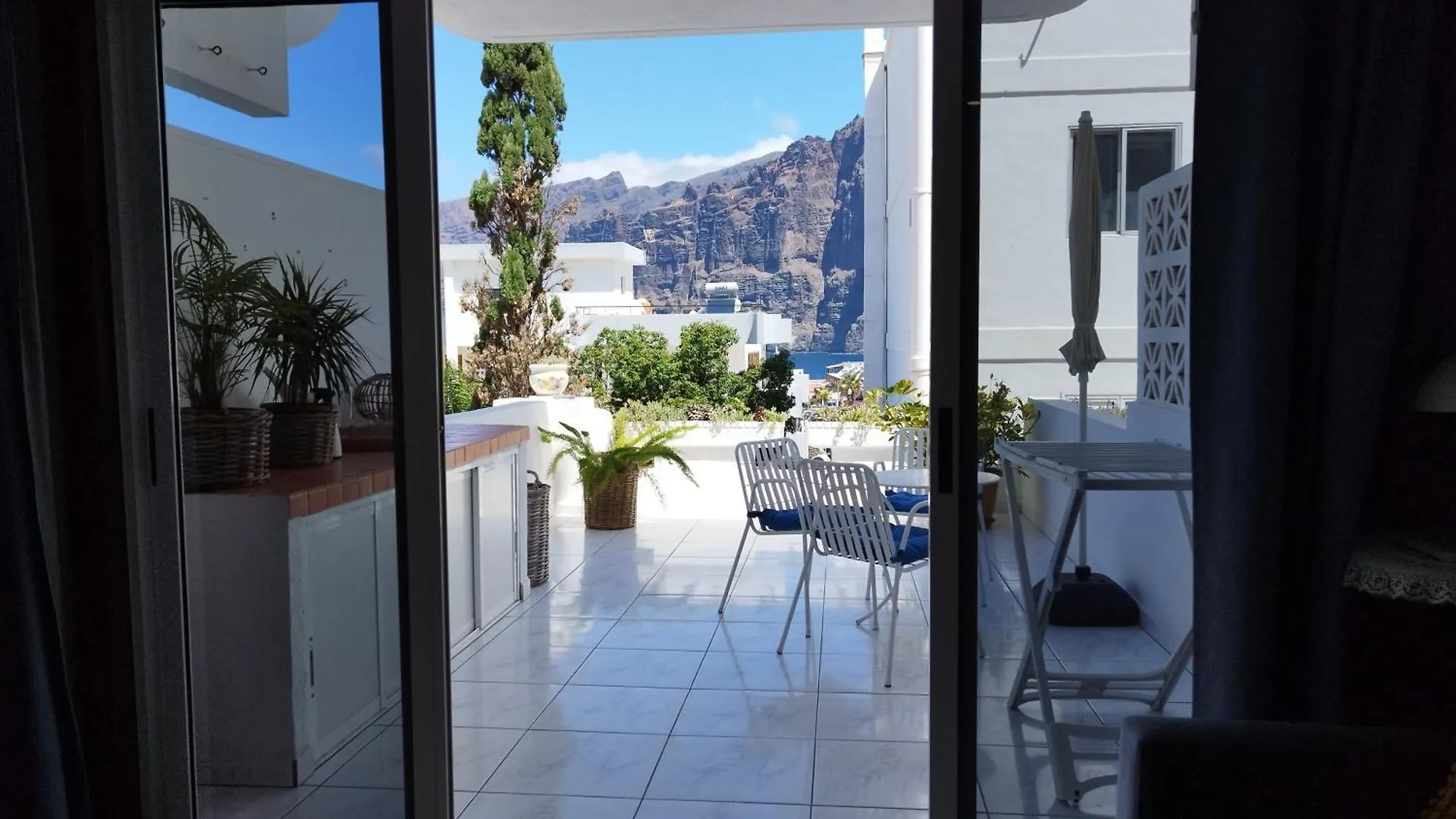 Santiago del Teide One-Bedroom With Views Of Los Gigantes